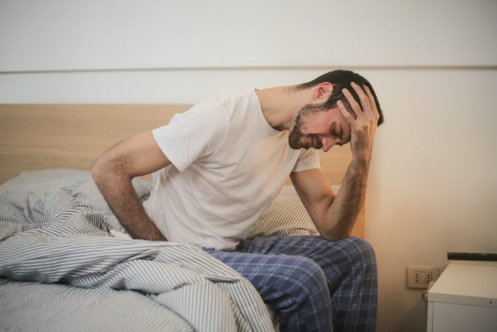 Migreny, bóle głowy i ciała – jak się ich pozbyć poprzez odpowiedni wybór elementów łóżka