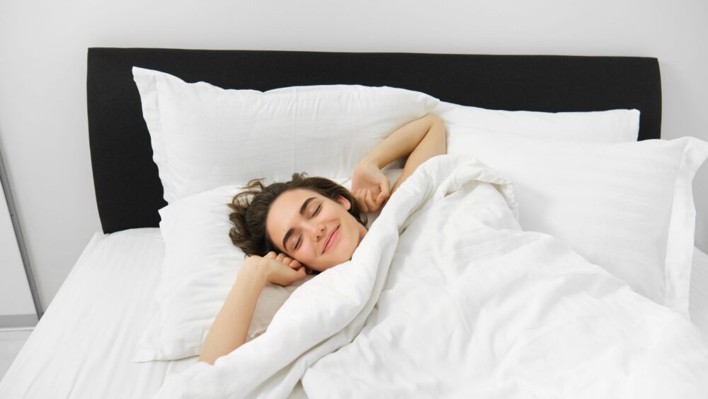 Właściwości ortopedyczne materacy SleepMed – jakie działanie zapewniają?